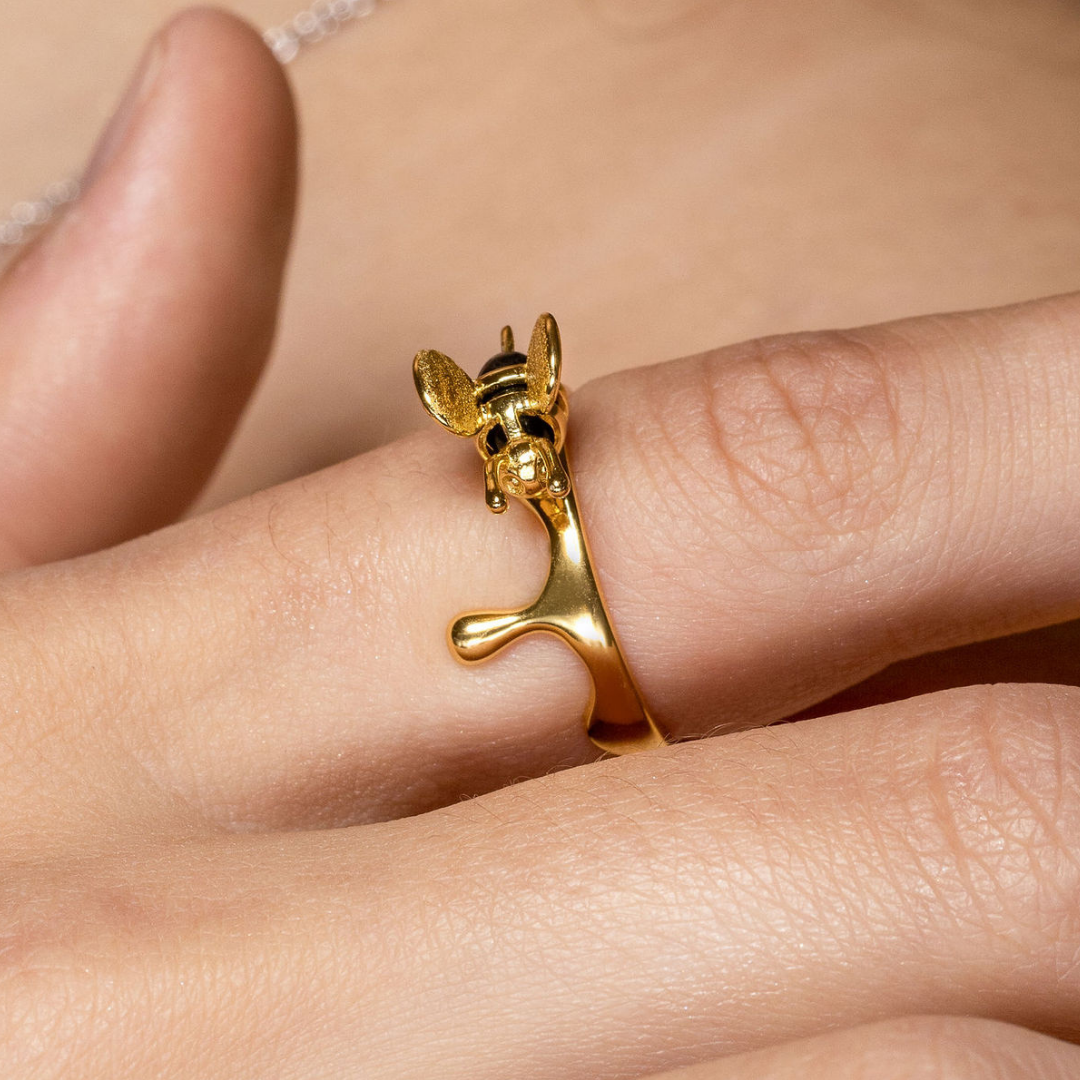 anillo con gota de miel